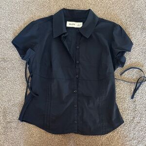 Hollister Women's Dark Navy Short-Sleeve Button-Down Shirt